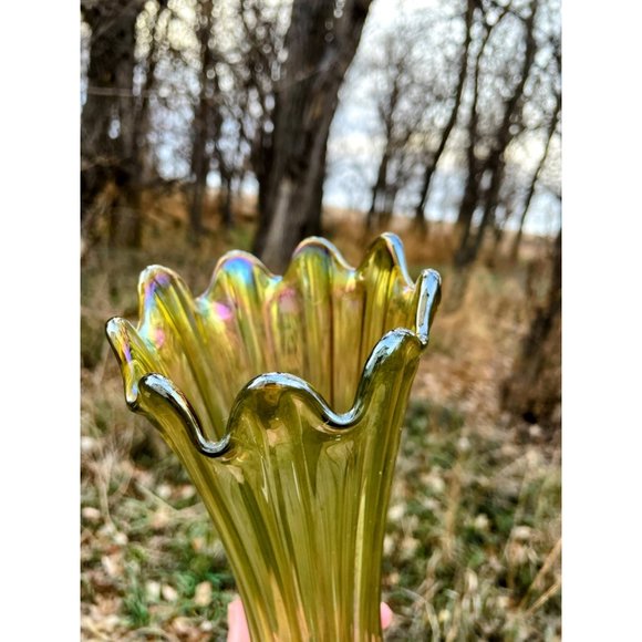 Vintage Green Carnival Glass Stretch Swung Vase 8.5" - Picture 6 of 15